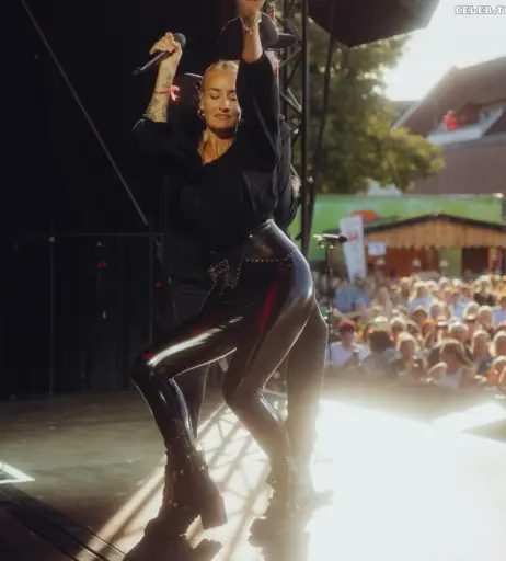 Image 1940067 from Sarah Connor