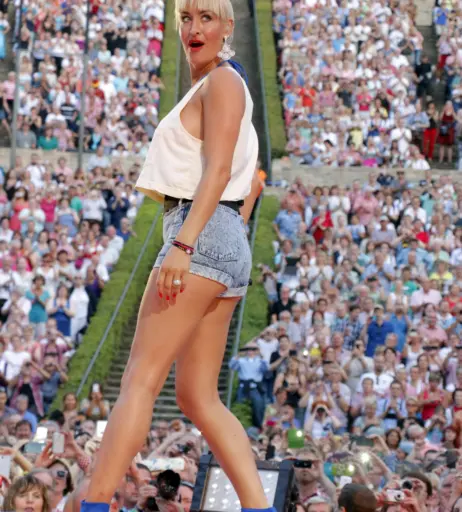 Image 1940236 from Sarah Connor