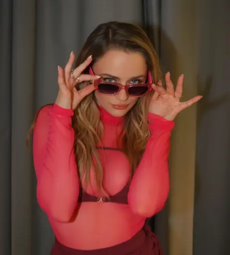 Image 1949863 from Joey King