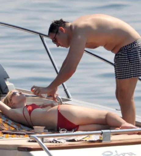 Image 1949082 from Lara Stone