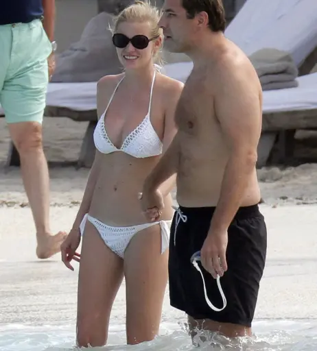 Image 1949944 from Lara Stone