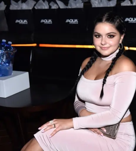 Image 1948720 from Ariel Winter