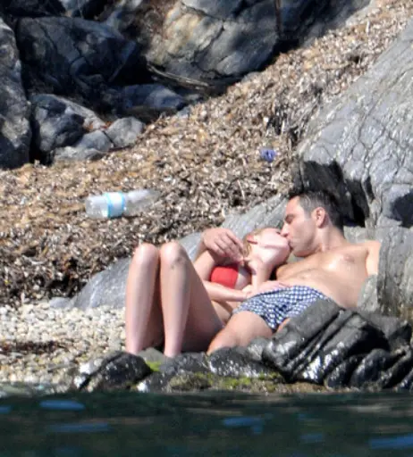 Image 1948725 from Lara Stone