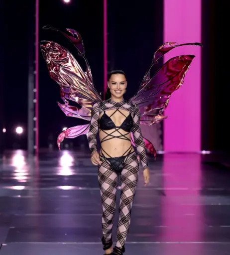 Image 1935676 from Adriana Lima