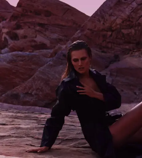Image 1931596 from Toni Garrn