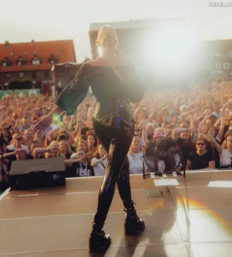 Image 1939968 from Sarah Connor