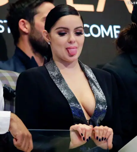 Image 1939926 from Ariel Winter