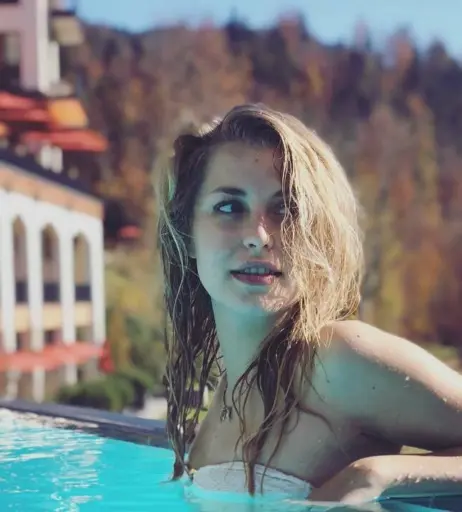 Image 1925556 from Sarah Thonig Fakes