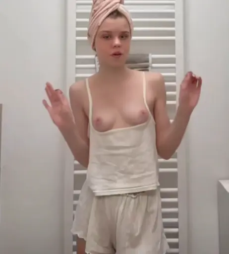 Image 1925233 from Lea Peach