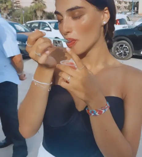 Image 1929773 from Luna Farina