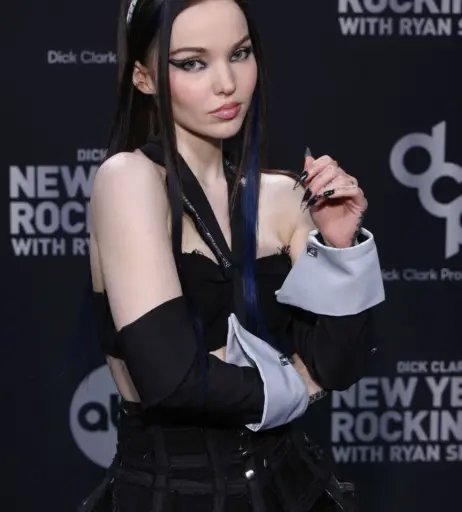 Image 1929105 from Dove Cameron