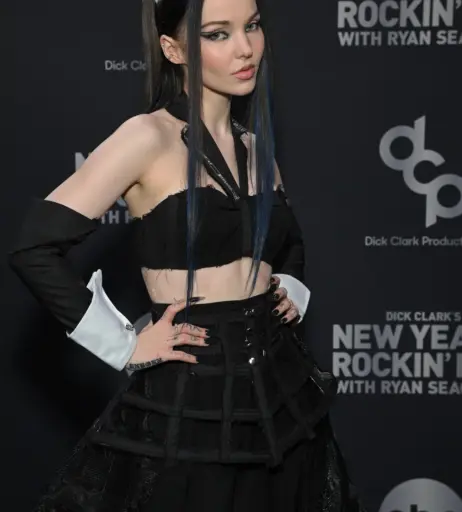 Image 1929373 from Dove Cameron