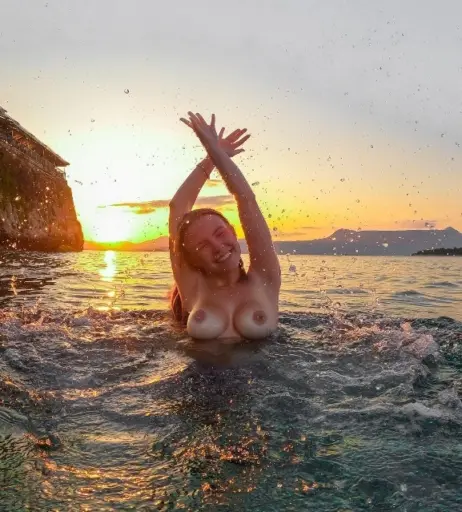 Image 1910612 from Honey Hanni