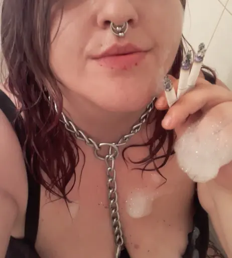 Image 14690570 from extremesmokingqueen