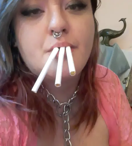 Image 14690613 from extremesmokingqueen