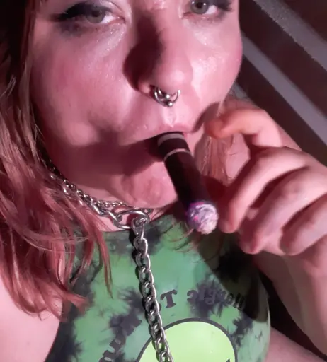 Image 14690192 from extremesmokingqueen