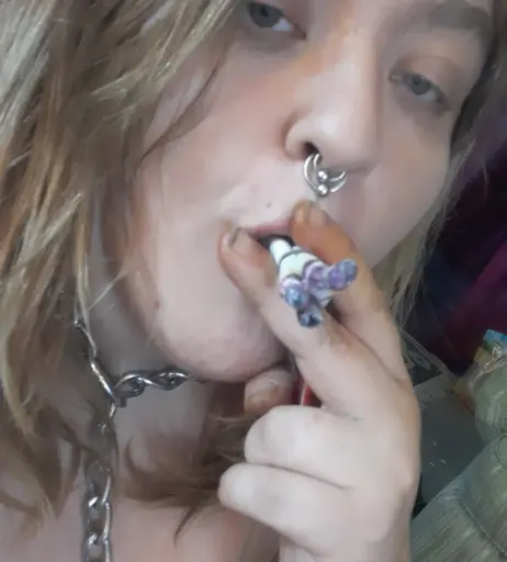 Image 14690104 from extremesmokingqueen