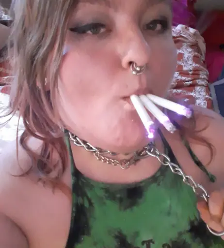 Image 14690137 from extremesmokingqueen