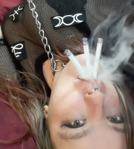 Image 14690084 from extremesmokingqueen
