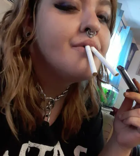 Image 14690005 from extremesmokingqueen
