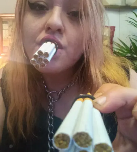 Image 14684303 from extremesmokingqueen