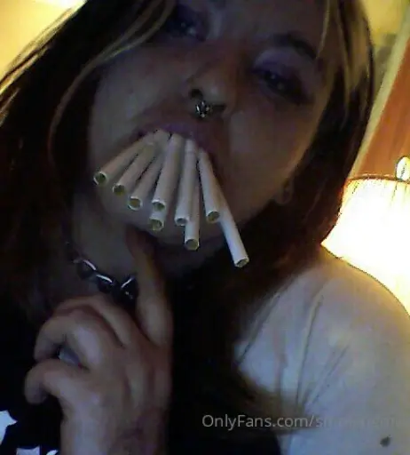 Image 14687613 from extremesmokingqueen