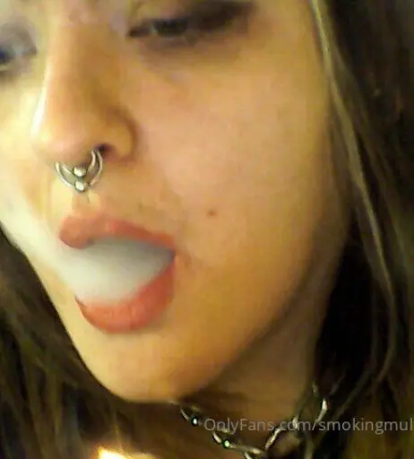 Image 14687612 from extremesmokingqueen