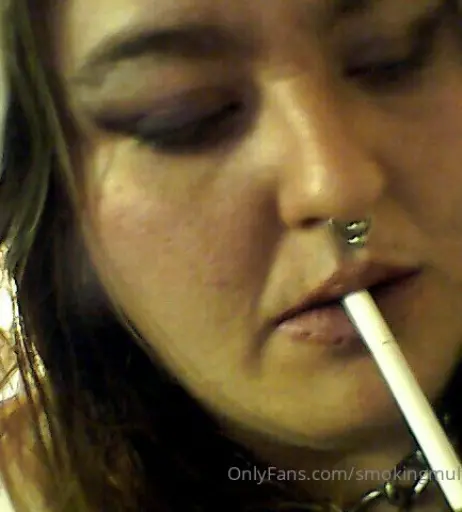 Image 14687618 from extremesmokingqueen