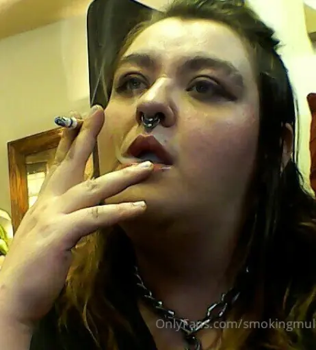Image 14687223 from extremesmokingqueen