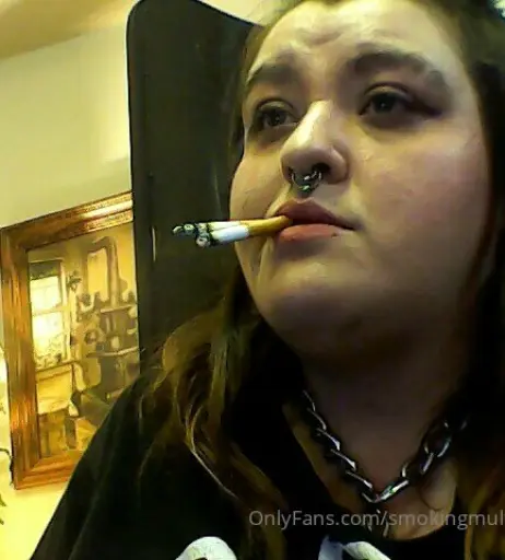 Image 14687222 from extremesmokingqueen
