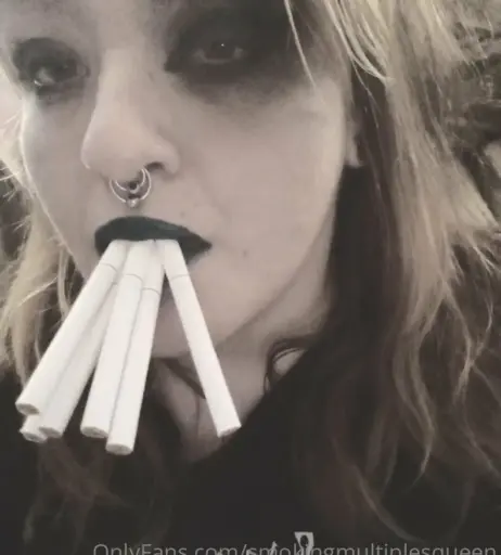 Image 14686526 from extremesmokingqueen