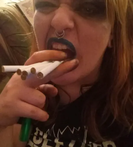 Image 14686500 from extremesmokingqueen