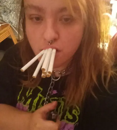 Image 14686728 from extremesmokingqueen