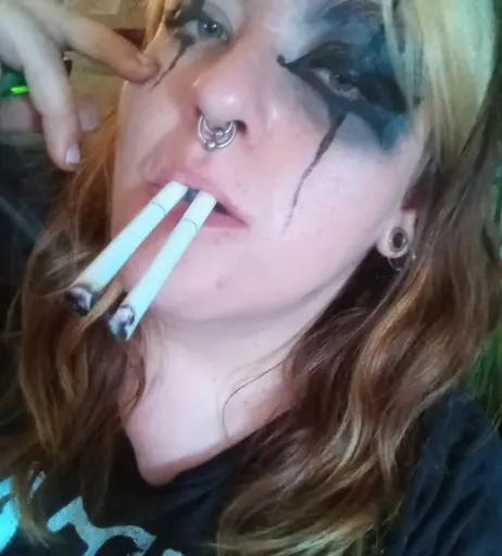 Image 14686719 from extremesmokingqueen