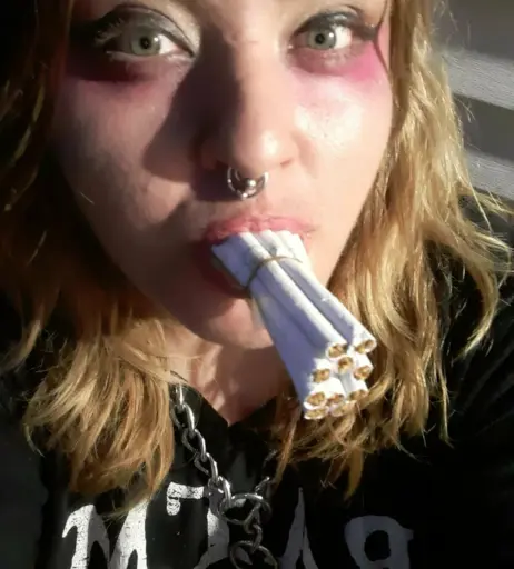 Image 14686707 from extremesmokingqueen