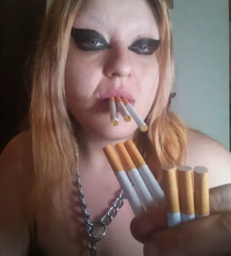 Image 14683912 from extremesmokingqueen