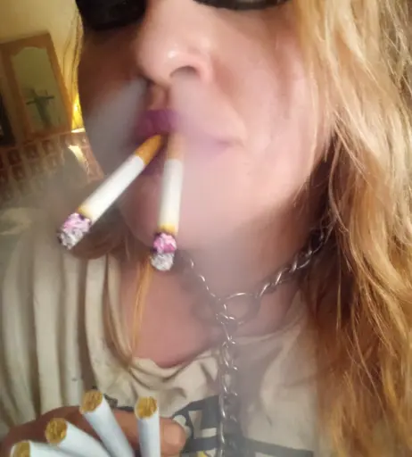 Image 14683412 from extremesmokingqueen