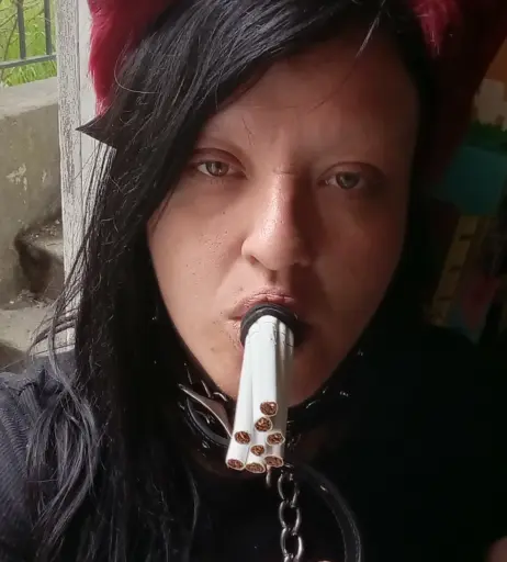 Image 14683416 from extremesmokingqueen