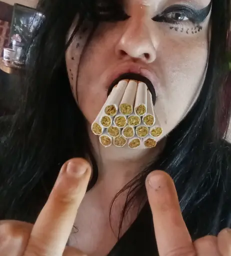 Image 14683405 from extremesmokingqueen