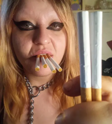 Image 14683433 from extremesmokingqueen