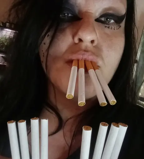 Image 14683434 from extremesmokingqueen