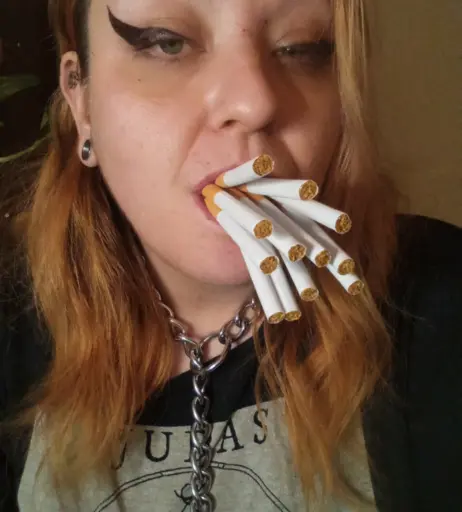 Image 14683789 from extremesmokingqueen