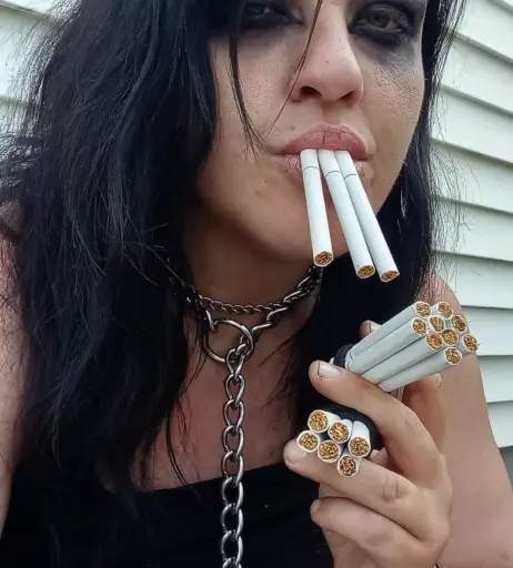 Image 14683071 from extremesmokingqueen