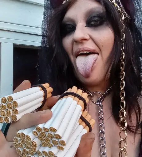 Image 14682794 from extremesmokingqueen