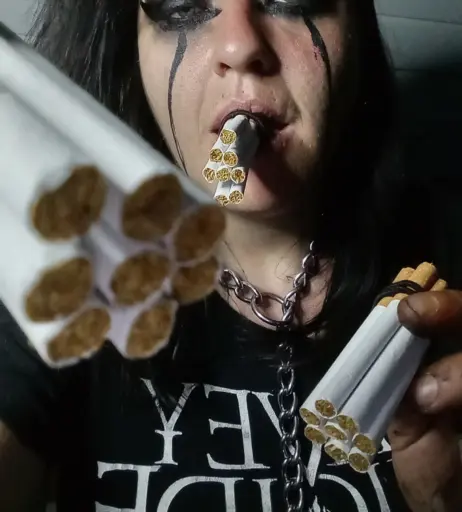 Image 14682787 from extremesmokingqueen