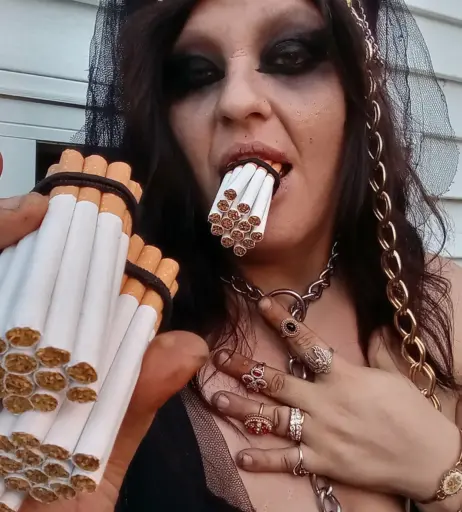 Image 14682725 from extremesmokingqueen