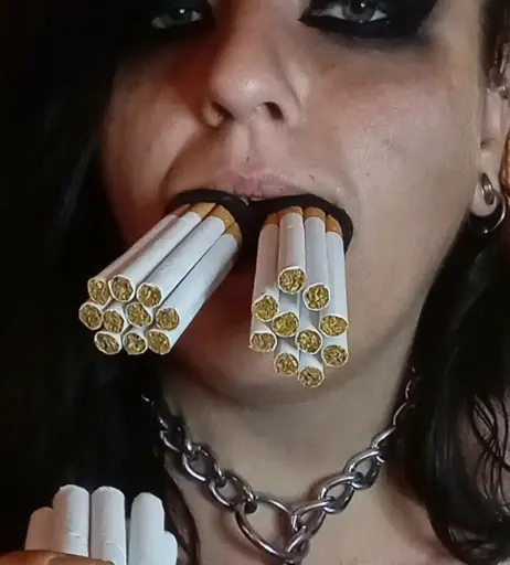 Image 14682734 from extremesmokingqueen