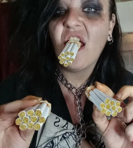 Image 14682762 from extremesmokingqueen