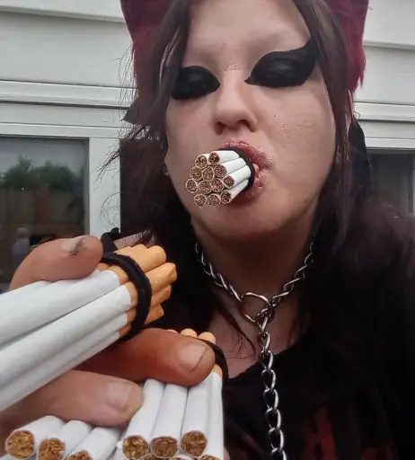 Image 14682761 from extremesmokingqueen