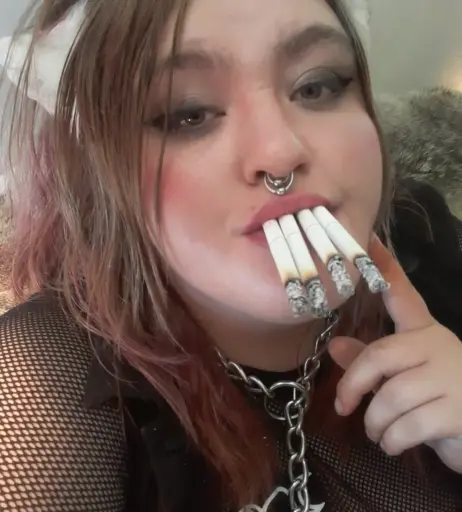 Image 14689992 from extremesmokingqueen